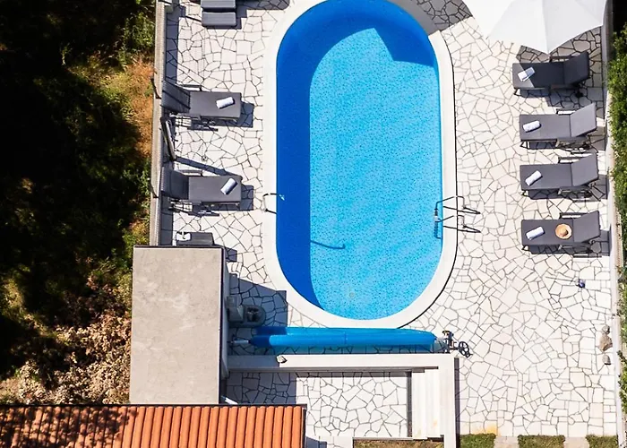 Kelava Villa *